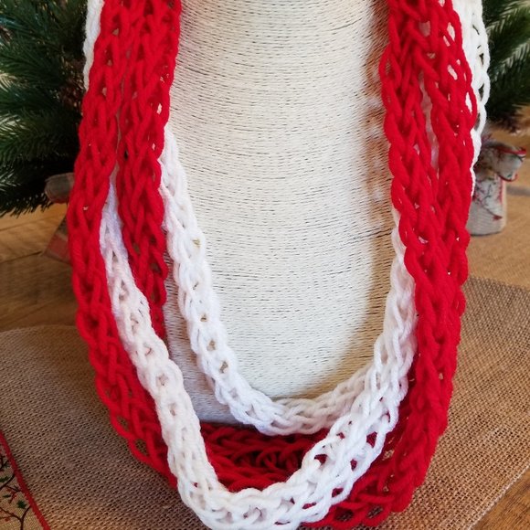 NWT Red and White Candy Cane Scarf Cowl Badgers - Picture 5 of 6